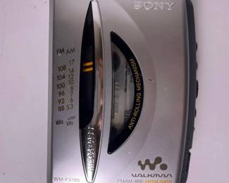 320 sonywalkmanportablefmamcassettepla