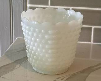 133 vintagehobnailmilkglassvase