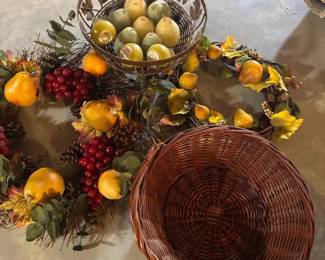074 fallharvestfauxfruitwreathsandbask
