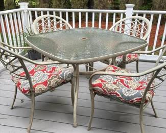 021 squareglassmetalpatiotablewith4pa