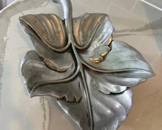 129 vintageroyalhickmancastaluminumleaf