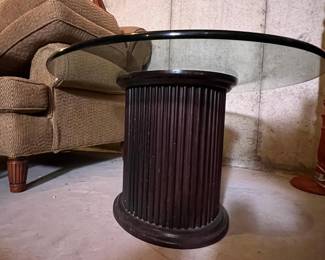 094 roundglasscoffeetableonpedestal