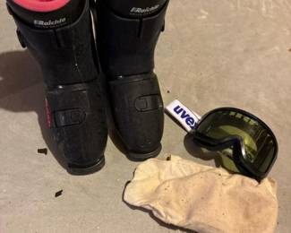 241 downhillskibootandgoggleset