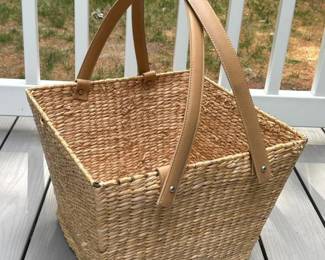 415 squarewovenbaskettote