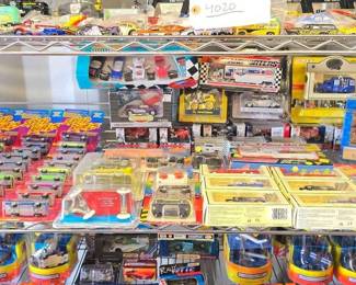 4022 Collectable Toy Cars and Motorcycles