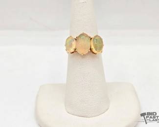 708  14kt Gold Ring with Opals 3.8g