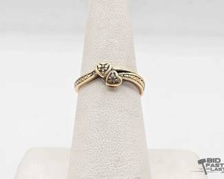 819 10kt Gold Ring 1.5g