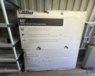 7600 Delta 60 Bathtub Wall Set