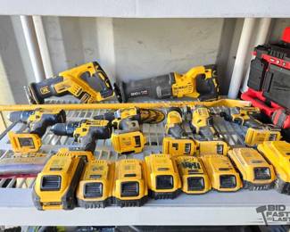 2806  DeWalt Tools