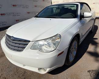 114 2010 Chrysler Sebring LOW MILES