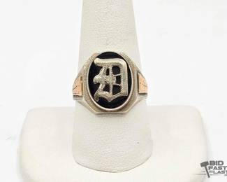 802  10kt Gold Ring 5.1g