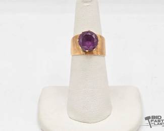 705  14kt Gold Ring with Sapphire 5.8g