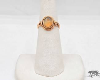 710  14kt Gold Ring with Opal 2.9g