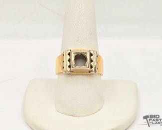 700  14kt Gold Ring
