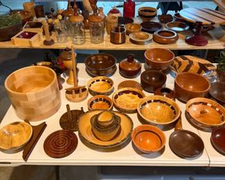 An incredible collection of handcrafted hardwood bowls, segmented bowls, serving pieces, lidded containers, pepper mills, candle holders, turned vessels, display stands, and decorative accessories. Every piece is individually handcrafted using beautiful hardwoods with exceptional grain patterns.