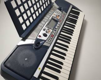 Yamaha PSR-E373 Portable Keyboard