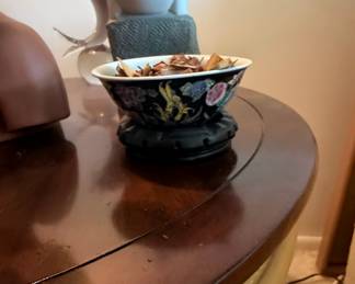 Chinese Export Porcelain Bowl - Famille Noire