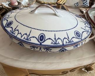 Empire England Covered Vegetable Dish
