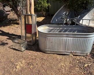 Watering troff or plunge