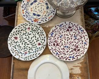 Be hive marked plates