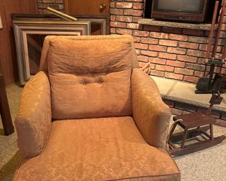 Vintage accent chair