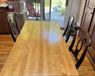 Kitchen table 