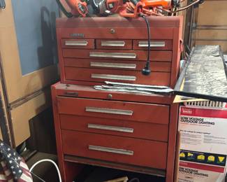Metal tool box