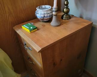 File cabinet 