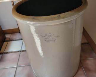 20 gal blue crown crock