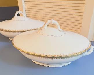 O & EG Royal Austria Round Covered Vegetable Bowl -2