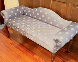 Vintage-inspired settee bench