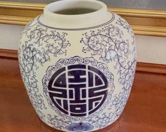 Vintage Porcelain Bombay Blue & White Asian Inspired Table Vase