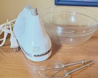 Kitchen Aid Hand Mixer and Mixing Bowl