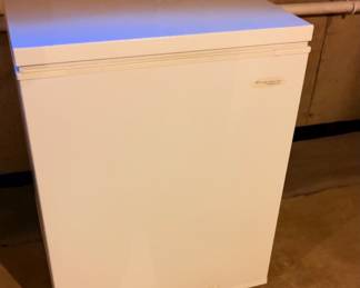 Frigidaire chest freezer,