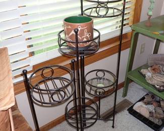 IRON PLANT STAND