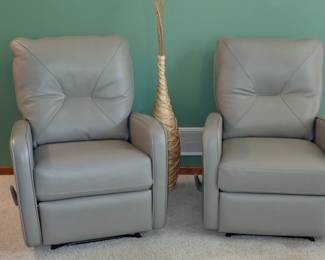 LEATHER RECLINERS