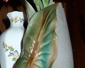 SHAWNEE POTTERY BANANA LEAF  VASE