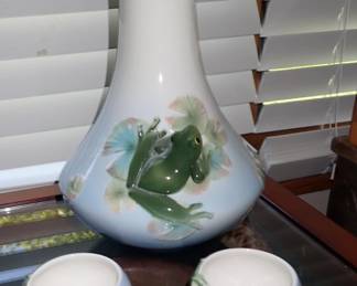 FRANZ VASE & CUPS