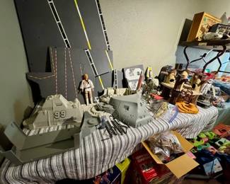 Vintage 70s/80s Kenner Star Wars, Gi Joe, Lego, Marx, Barbie, Kenner Jurassic Park 