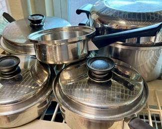 ALMOST full set of Amway Queen Cookware (missing one small lid)