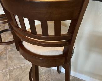 4 bar stools