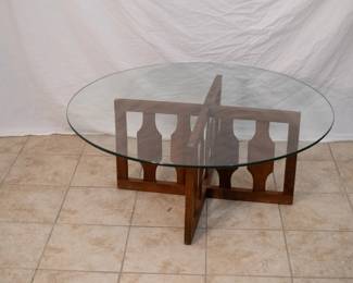 Gorgeous MCM coffee table, 42 inches