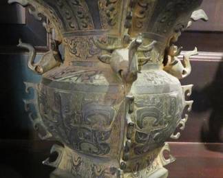 Chinese Qing Dynasty archaistic bronze vase