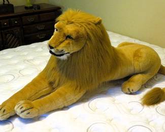 Melissa & Doug lion