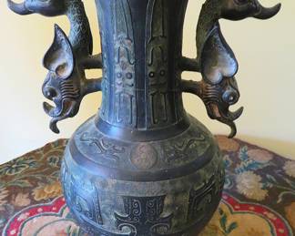 Chinese Qing Dynasty bronze dragon & pheonix vase