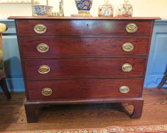 18th cent. George III mahogany chest of drawers
