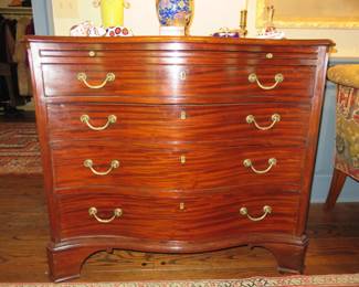 18th cent. George III serpentine chest of drawers