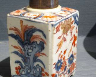 Chinese Kangxi porcelain tea caddy