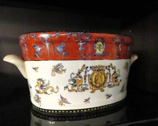 Chinese Yong Sheng armorial coy footbath