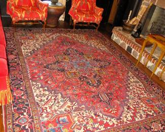 (BID ITEM) 11'x8' Heriz rug